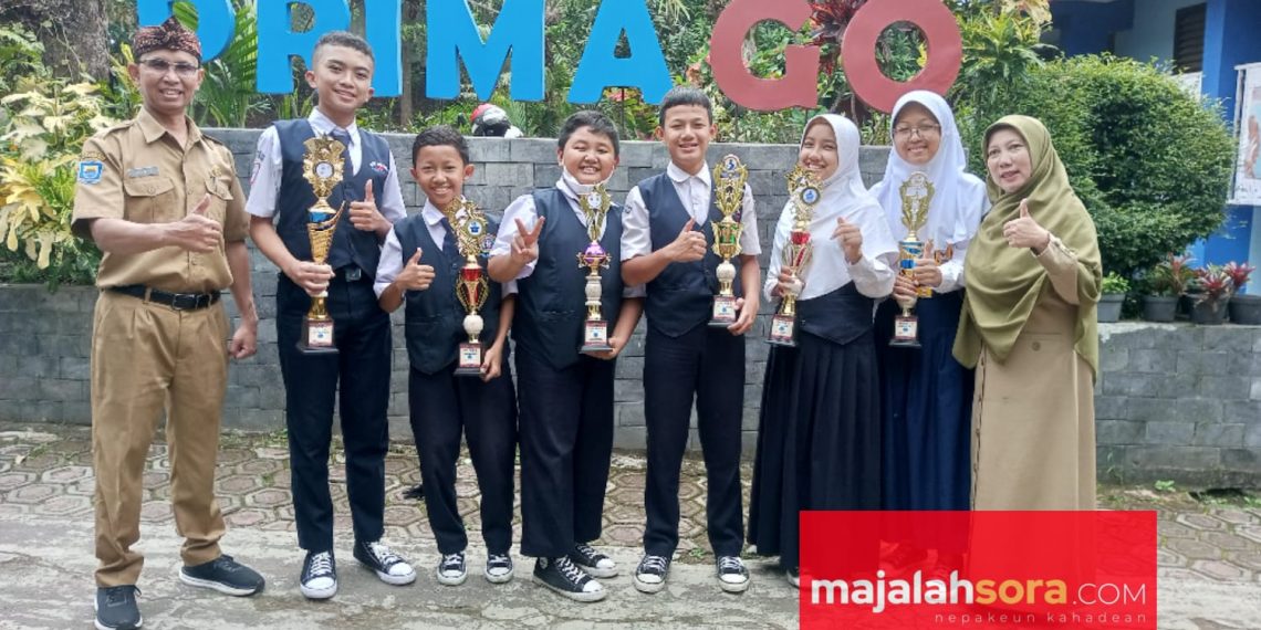 Festival Tunas Bahasa Ibu SMPN 46 Kota Bandung Juara Umum