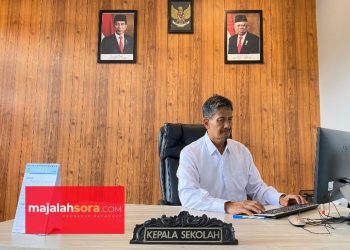 Kepala SMAN 2 Kota Cimahi